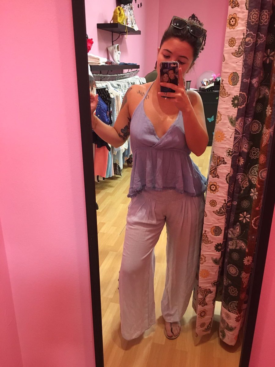 ModasIsabel_'s tweet image. 🌪🌪🌪🌪🌪🌪🌪🌪🌪🌪

Pantalón con botones: 26,90€
Disponible en Gris y Blanco.
Camiseta Degradada: 16,90€

🌪🌪🌪🌪🌪🌪🌪🌪🌪🌪