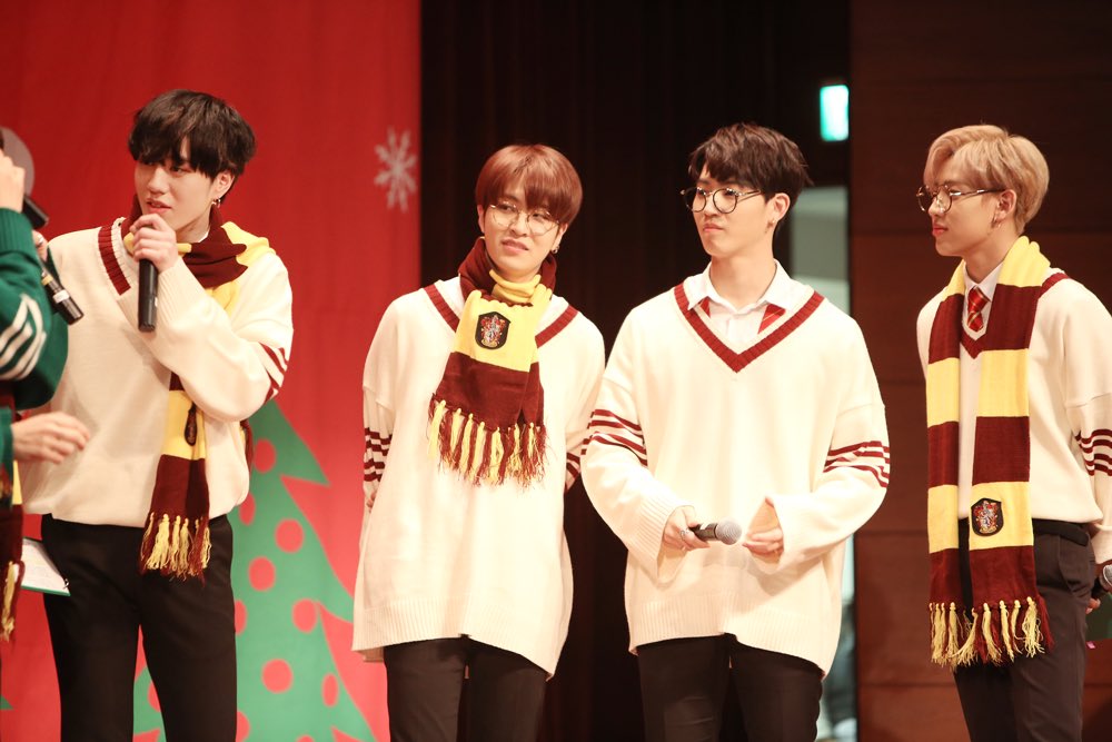 glorysecret23's tweet image. มังเน่ไลน์ของGOT7
ในสายตาคนอื่น VS ในสายตาอกซ