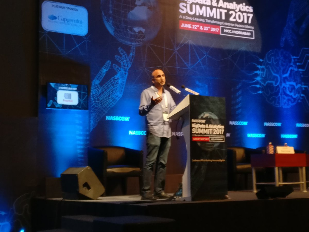 NasscomEvents's tweet photo. Moving on to the 2nd #QuickGrab of the day with Rajeev Rastogi. #nasscomBigData https://t.co/wOvPkaWcT1