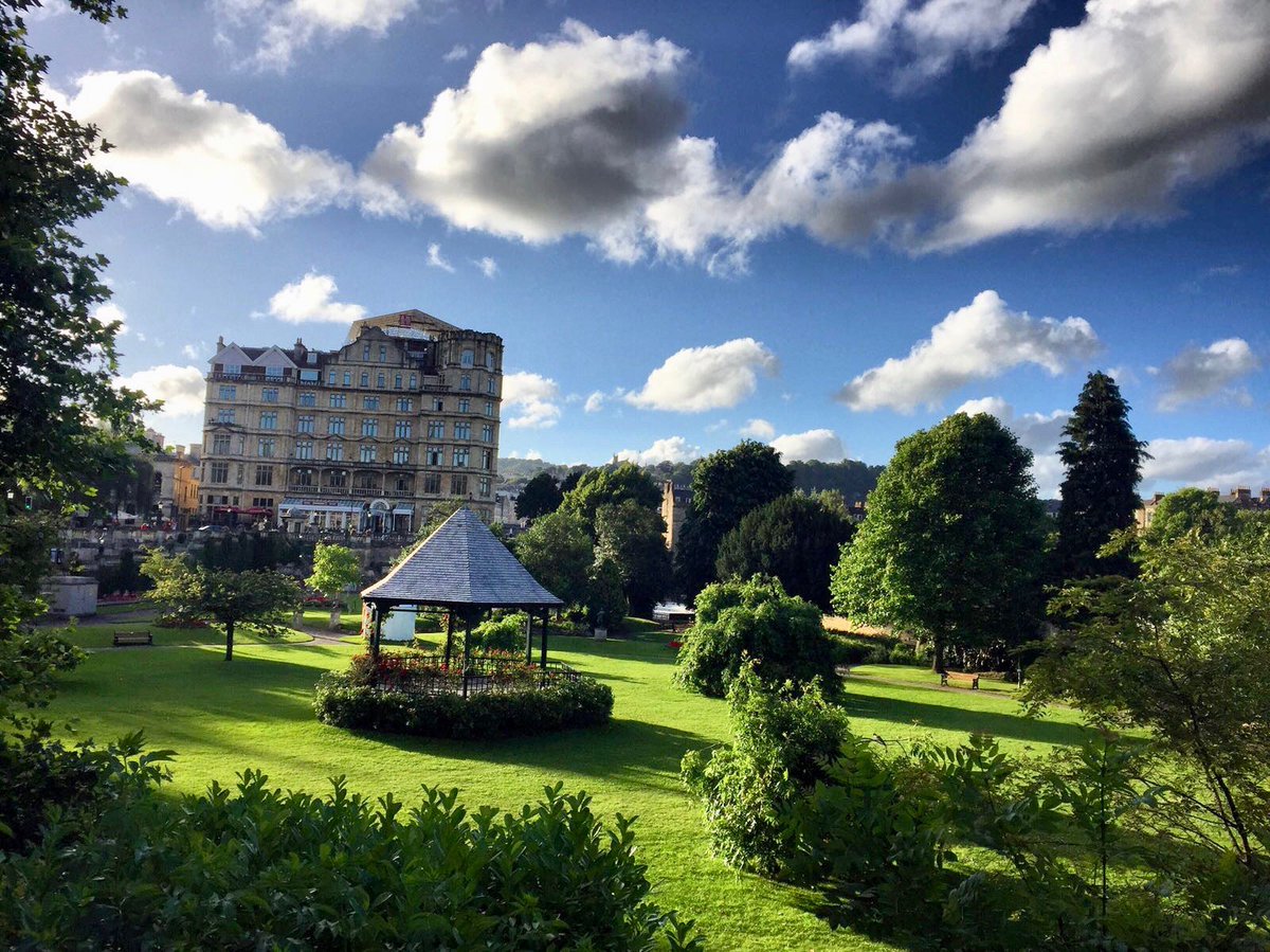 appletreebath's tweet photo. Beautiful morning over look the #empire #1901 #5mins #walks from #appletreebath #lovelysummer #visit #lovelybath https://t.co/oHBCH9qboO
