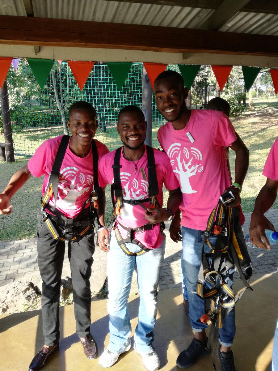 Fumanikeegen001's tweet photo. #DearYouth #Parisbridge @DoylanceVusi @GwfOnline @rayjones48538 @govern911 we had an fantastic day Thanks team it was really amazing https://t.co/MKbcCTenmA