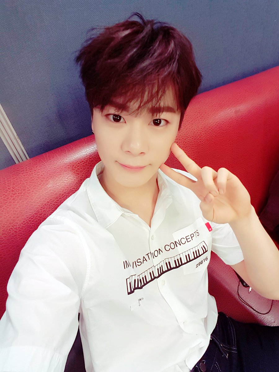 offclASTRO's tweet photo. 여러분!!모두 맛점 하셨나요??
저희는 맛있는 밥 먹었어요 ㅎㅎ 오늘도 고마워여~~😁 
#아스트로 #빈 #폭염주의 #로하 #사랑해요 https://t.co/DrsyTwaVUu