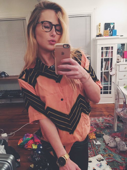 mrs steal-my-bfs-clothing https://t.co/v3ZI9MEvDw