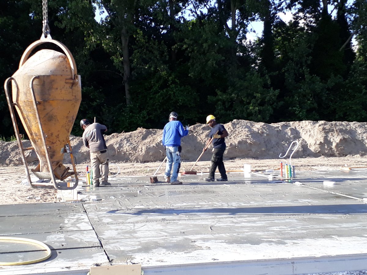 Vandaag naden storten bg vloer blok K en L. <a href="/GiesbersRdam/">GiesbersRotterdam</a> #meander