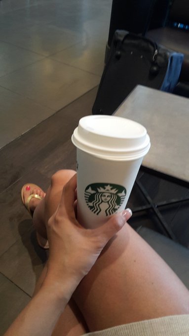 At the airport with my favorite Starbucks beverage ? https://t.co/Dii9jNwLyh