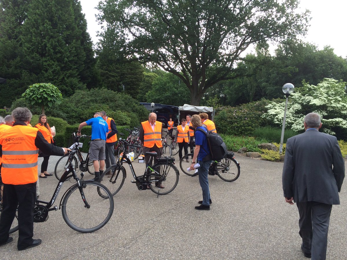 BureauBrussel's tweet photo. On our way to #mayorssession @velo-city217 #vc2017 #vc17 #freedomofcycling #livablecities https://t.co/r0vEw618VZ