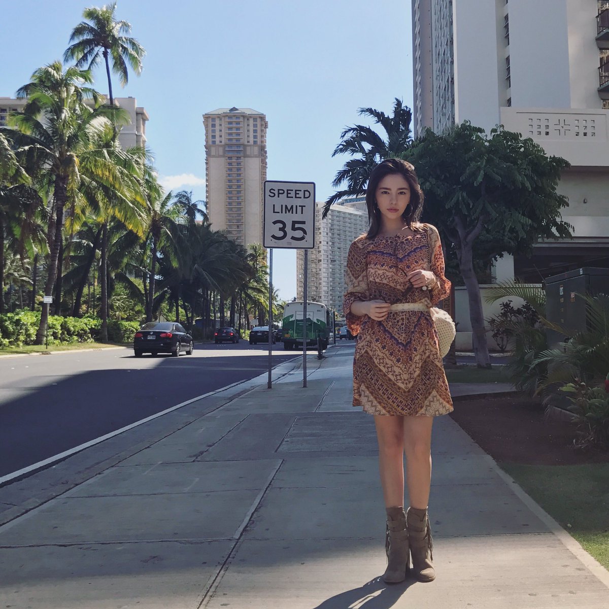 スミス 楓 Ar Twitter カリフォルニアから届く素敵なドレス その中から私がセレクトした物をgood See Youで販売しているよ このドレスもお気に入りの一点 全部一点物でどれもデザインが最高 一枚着るだけでおしゃれになるのいいよね T Co