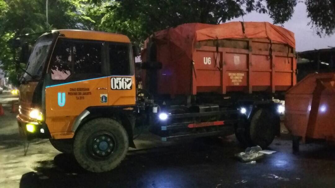 Giat angkut sampah RW 08 Kelapa Gading Barat #BebasSampah2020 #PasukanOrangeDLH #KelapaGading