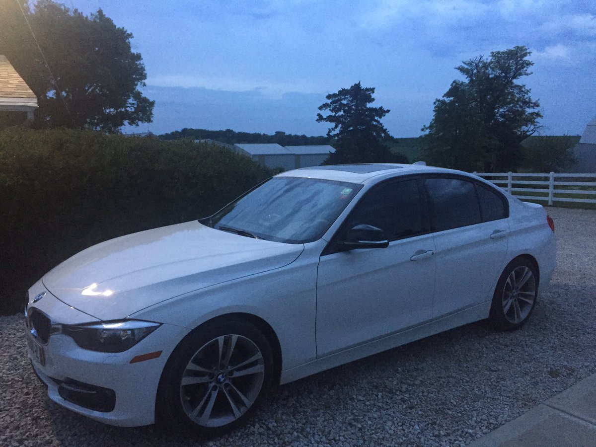MickeyJFlash's tweet photo. #BMWUSA another impressive road trip. 48.9 mpg at average speed of 68mph for 3.5 hours. #328d the ultimate touring car. https://t.co/pNpAIe7lz9