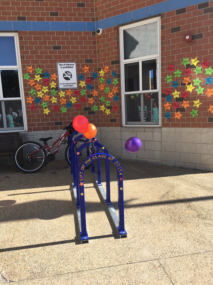 JennCamp's tweet image. Fun day @HarringtonHAWKS @NotesByMrsC