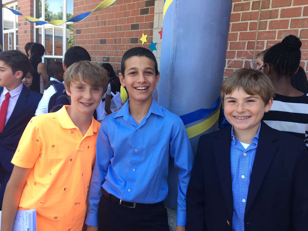 JennCamp's tweet image. Fun day @HarringtonHAWKS @NotesByMrsC