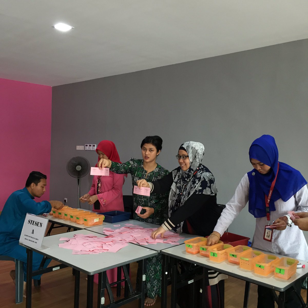 skuadmediauni10's tweet photo. π₯π₯ #UnitenElection https://t.co/PlDYKoQjQr