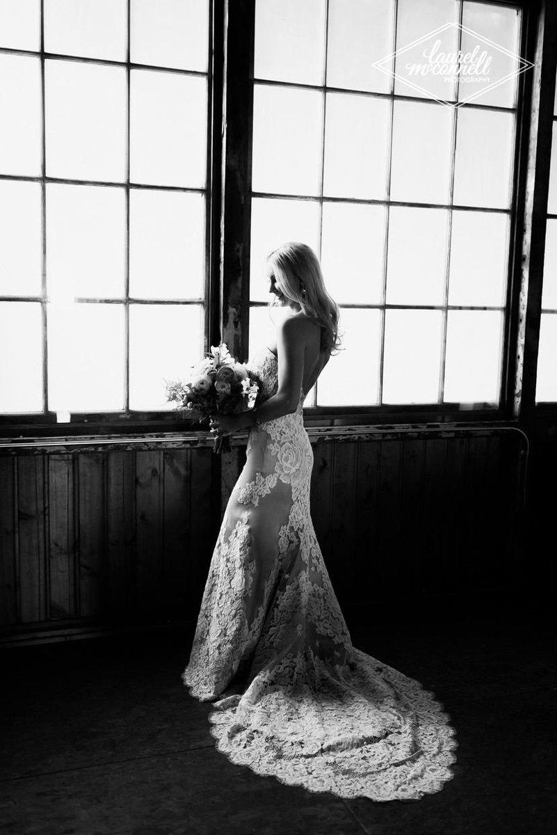 There's nothing quite like a stunning bridal portrait in black and white to keep things #romantic and #timeless! #wedding #blackandwhite