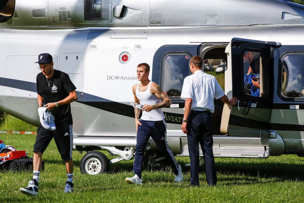 jbcrewdotnet's tweet photo. June 15: Justin seen at Stade de Suisse Bern, Switzerland. https://t.co/AtXJRBnj2b