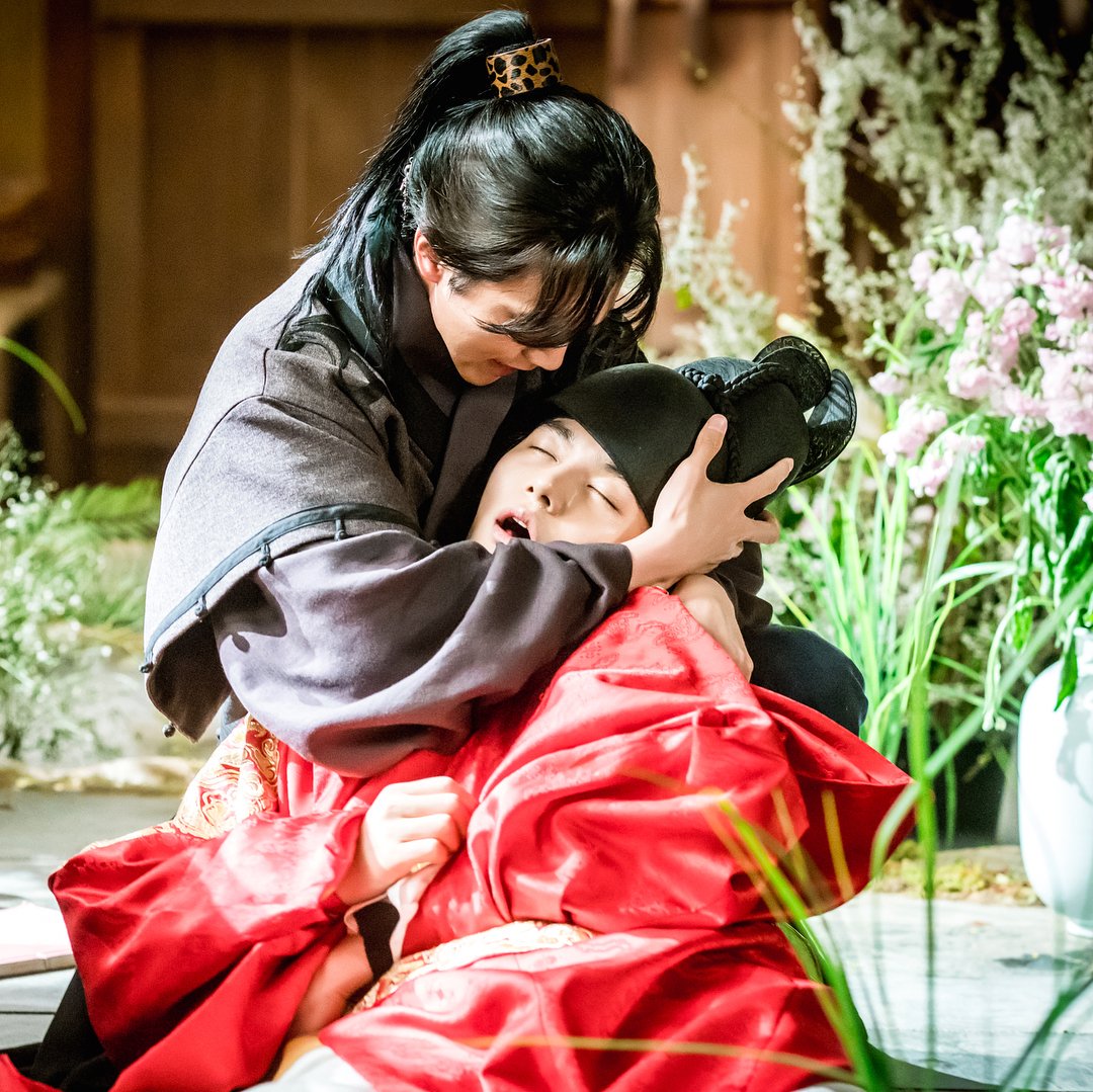 MyungSooBIASED's tweet photo. [PICS] 170616 gongbly_maker Instagram Update #인피니트 #INFINITE Myungsoo

https://t.co/KUAFHv1cj6 https://t.co/1SM4xYHtQq