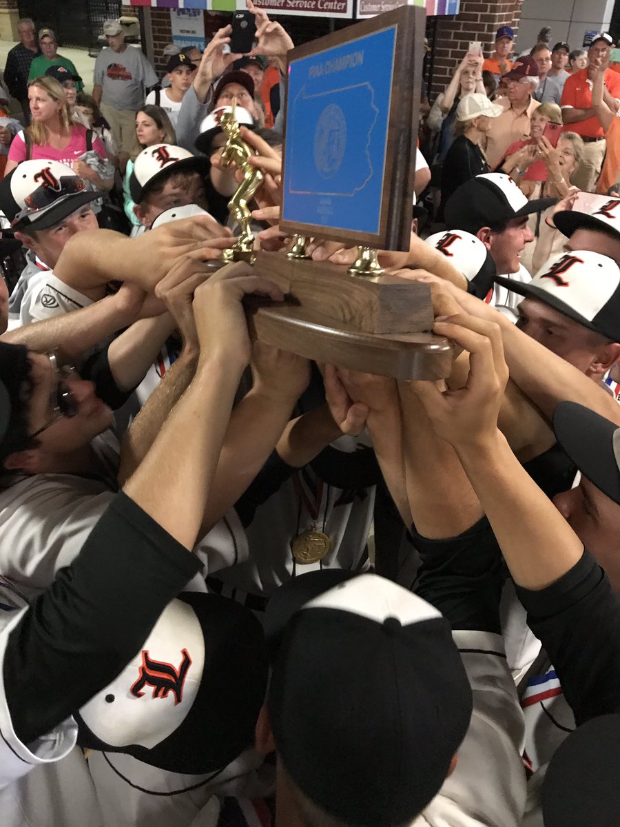 TribLiveHSSN's tweet photo. Congrats to Latrobe on their FIRST #PIAA Baseball Championship! #WPIAL @GLSDupdates https://t.co/zm9d9dbM5b
