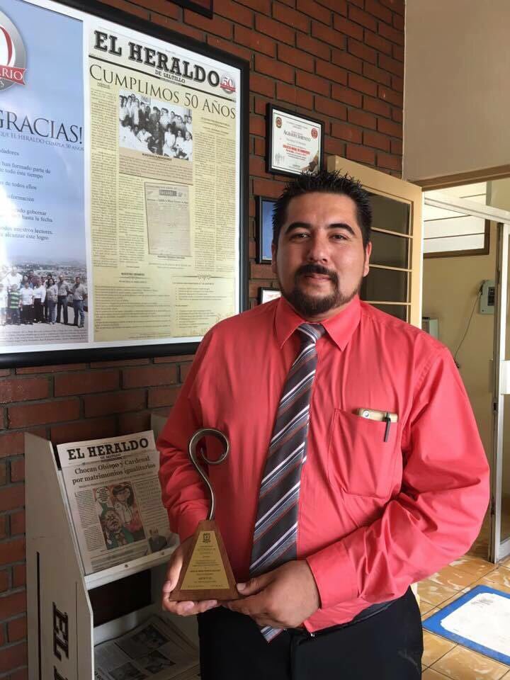 Sisbeles01's tweet photo. Una estrategia de éxito del @GobDeCoahuila para recuperar la paz la relata @josetorresan #PremioEstatalDePeriodismo https://t.co/XYQ2qngX4K https://t.co/Z4luDfVNDj