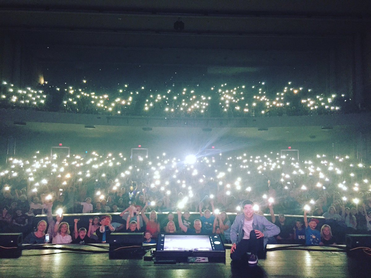 dantdm's tweet photo. Can't explain how special tonight's show was. If you were there, you know. Thank you, from the bottom of my heart, Charlotte NC 💙💎🇺🇸 https://t.co/LuDVcqJMJf