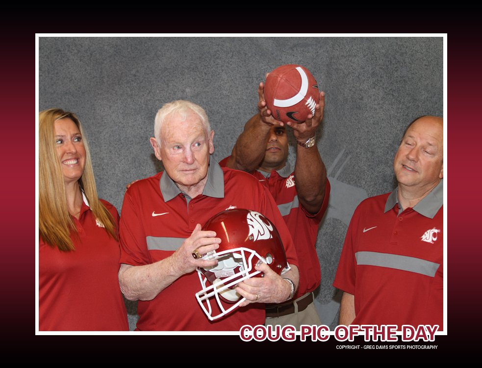 GDSportsPhotos's tweet image. #CougPicOfTheDay  Throwback interception...#GoCougs!  #BobRob @wsucougfb @WSUCougars @CougarAthFund @COUG_Equipment @CougsFirst