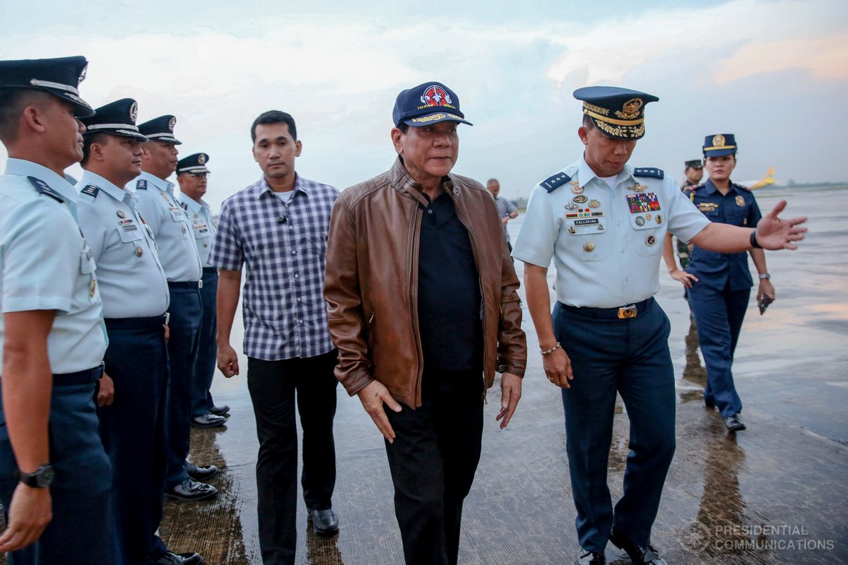 pcogovph's tweet photo. Pres. Duterte at Villamor Air Base &amp; Bahay ng Pagbabago. #PartnerForChange https://t.co/Ttd3EK5n8S