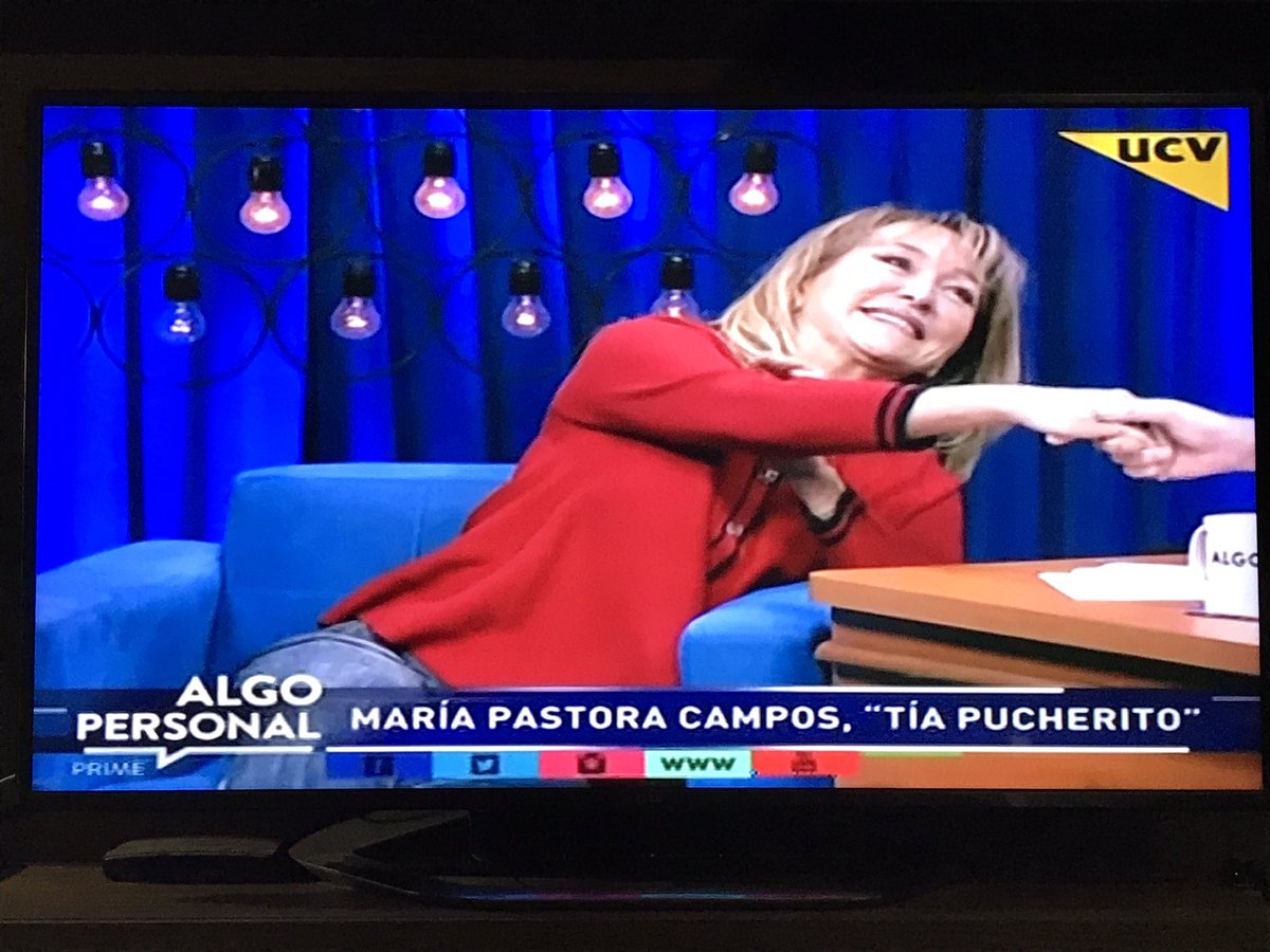 mariapastora's tweet photo. Viendo a mi mamá #TíaPucheritoUCV en @AlgoPersonalUCV ☺️❤️ https://t.co/LBTkS9Iyci