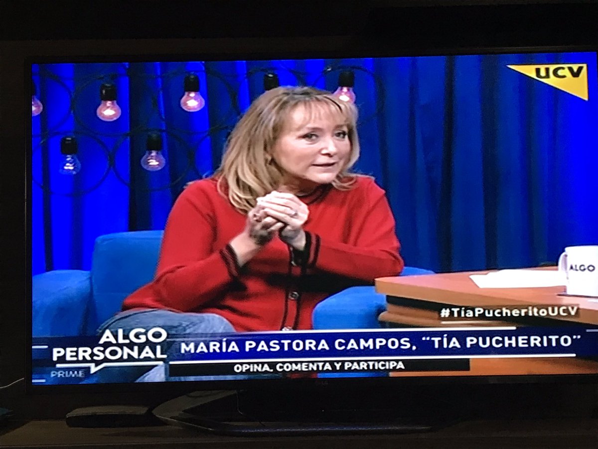 mariapastora's tweet photo. Viendo a mi mamá #TíaPucheritoUCV en @AlgoPersonalUCV ☺️❤️ https://t.co/LBTkS9Iyci