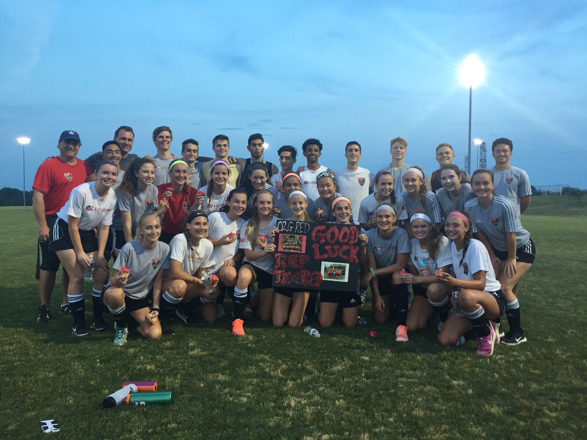 JTSugaMom's tweet photo. #cupcakes#candy#club @Loud98Red showing ❤️ & support for @Loudoun02GRed #05GRed post training for Regionals #RepTheRed #soccerisfamily ⚽️🍰🍬 https://t.co/G5sMadoQfT