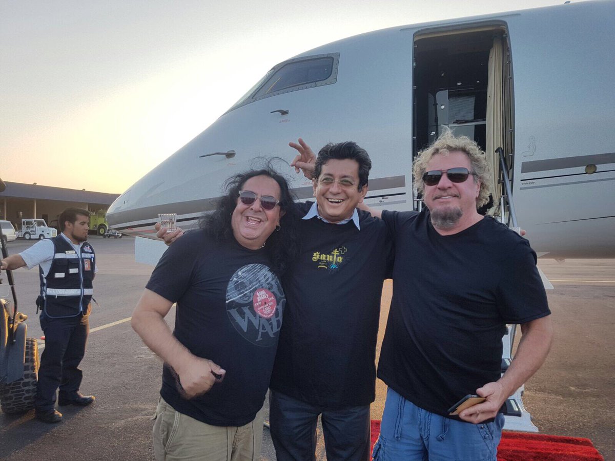 CaboWaboCSL's tweet photo. Sammy's Surprise Visit To Cabo! https://t.co/5CsD9LdrOS