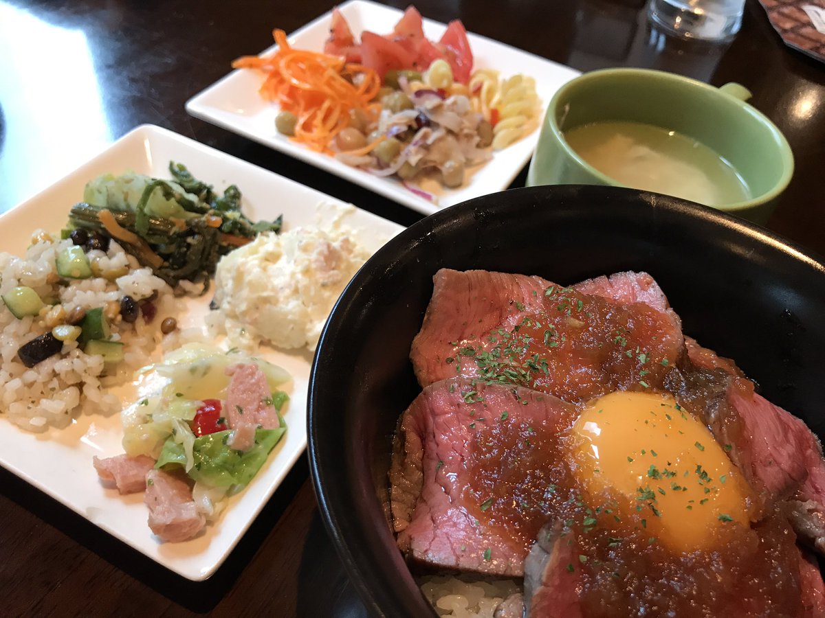 ぐるっと福島 福島市二本松市伊達市伊達郡 今日はお肉が無性に食べたくなり 福島市栄町にある ブッチャーズ波平 さんにランチにきました 全てのメニューにビュッフェ コーヒーつき 今日はローストビーフ丼をいただきました 激うまっ お得 ぐるっと福島 福島市二本松市伊達市伊達郡 今日はお肉が無性に食べたくなり 福島市栄町にある ブッチャーズ波平 さんにランチにきました 全てのメニューにビュッフェ コーヒーつき 今日はローストビーフ丼をいただきました 激うまっ お得