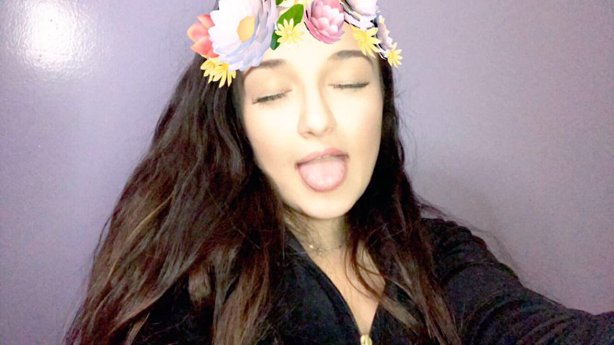 brianna_tarul's tweet photo. #happyforrowlands ❤ https://t.co/iOuKldn0ft