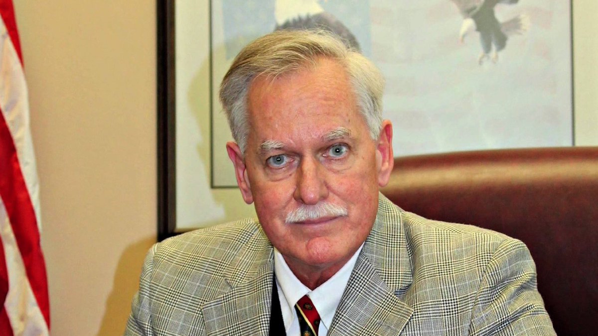 democracynow's tweet photo. Tennessee: Robert Doggart Sentenced to 20 Years over Plot to Massacre Muslims https://t.co/Dfaqlgf0XM #RobertDoggart https://t.co/9GzdHzeoy0