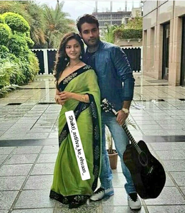 jigisays's tweet photo. @RubiDilaik @VivianDsena01 How to not ship them?? 😭😭
#VivInaForever 💘 https://t.co/ZQnUsuT2XN
