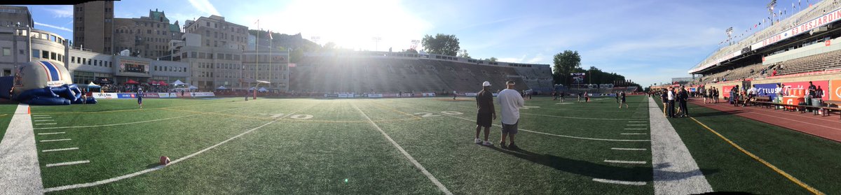 VermontBucks's tweet photo. Amazing time visiting the @MTLAlouettes ��🇦🏈 https://t.co/ENfUMiCgGV