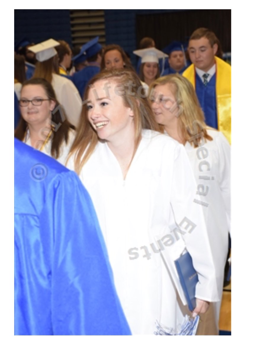 auutttt's tweet photo. If you can't tell I was happier than a mf to be out that bitch https://t.co/h3HoajoJPA