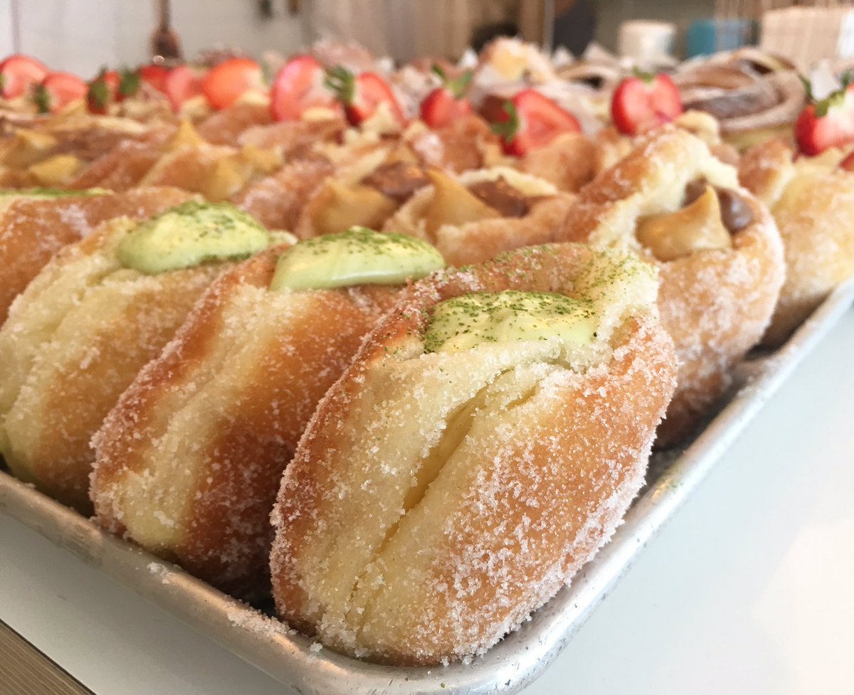 eve_kitchen's tweet photo. @LalaniAndCo matcha &amp; Belgian white chocolate on today 🍵 https://t.co/U2v541xoen
