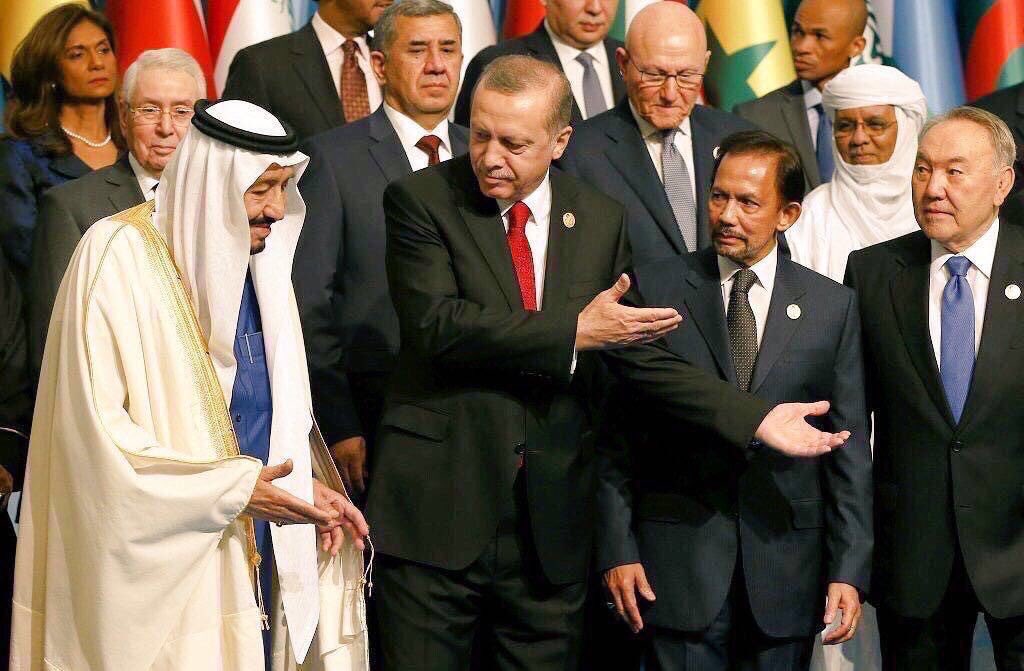 aied76_10's tweet photo. #تميم_العدو  
ماتجاهلت العوايد وضيعت السلوم 
يوم غنت كل نفسٍ على طاروقها 
ٰاترفع عن كثير السوالف والعلوم 
والناس اعرف مواجيبها وحقوقها
🇸🇦🇸🇦 https://t.co/x5R6K4fRPh