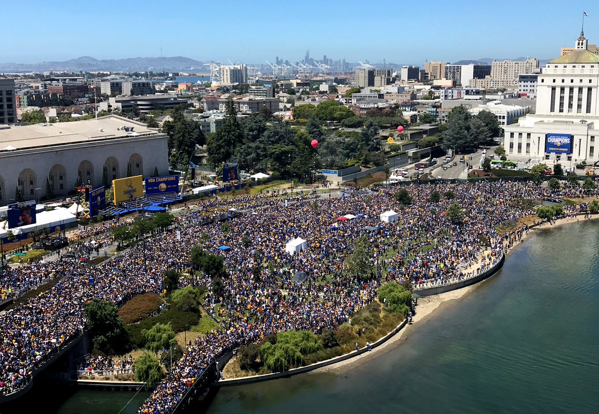 warriors's tweet photo. Now THAT's Strength In Numbers 🏆 #WarriorsParade https://t.co/xiuNcWaL8d