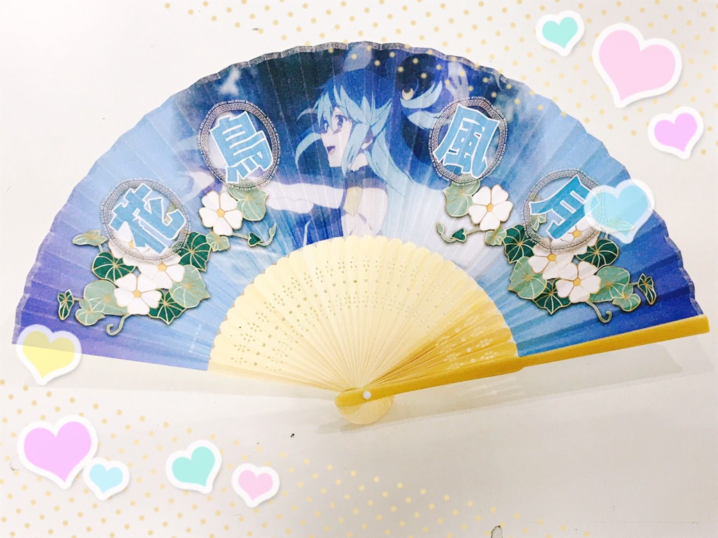 限定！このすば アクアの扇子 缶バッジ 万博 この素晴らしい世界に祝福を！』の新コラボグッズが登場