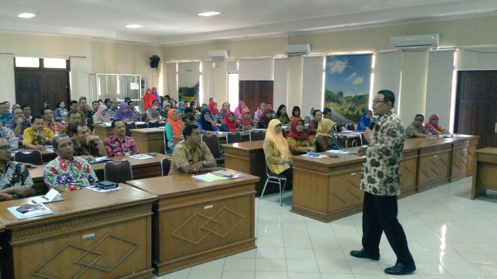 KUSNANDAKA's tweet photo. Sampaikan Best Practise, OGP, Pemantauan Kinerja dan Pengaduan Masy1708 Bojonegoro terkait SP4N pd sluruh OPD di Kab. Ponorogo, 15 Juni 2017 https://t.co/TrWz0Rwsaj
