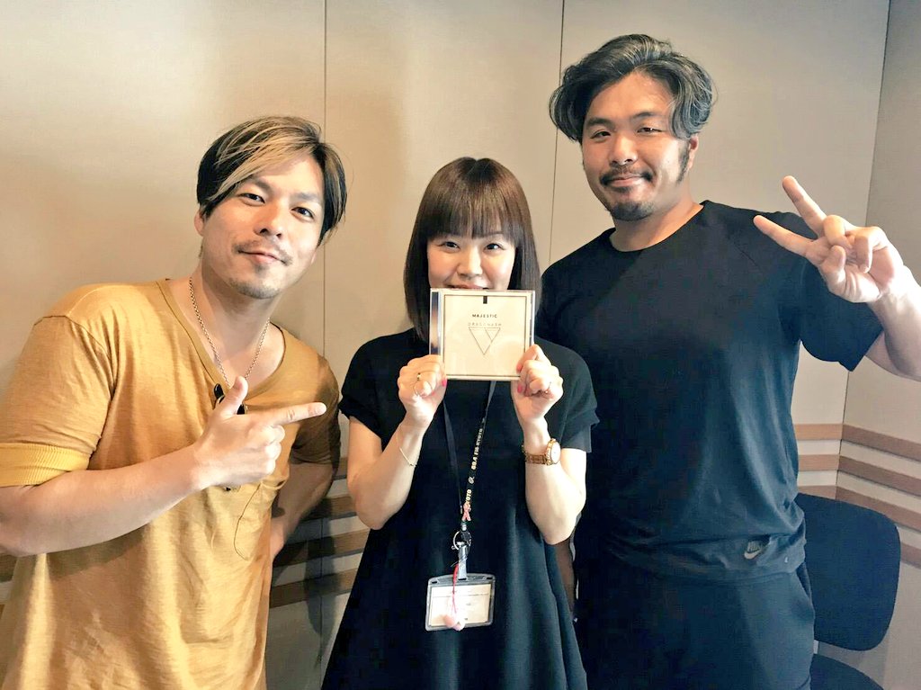 Spurt Friday Auf Twitter 今年デビュー周年の Dragonash より Drams 桜井誠さんとdj Botsさんのロングインタビューをお届けしました 番組ブログに情報載せてます T Co 0tiekdeabn スパフラ Fm京都 川原ちかよ T Co 9vk3tpnfyz