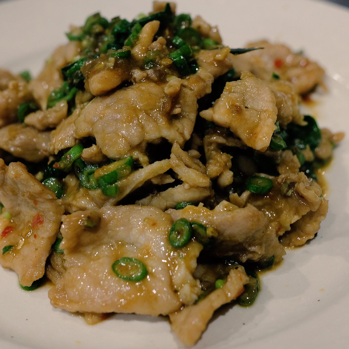 Jinda Thai tweet media