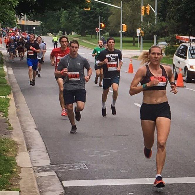michelletherunr's tweet photo. #cuaghtoncamera by @envitesse tonight during the #baystreetratrace for @unitedway thanks for the cheers. Now to ge… https://t.co/C0hCgWx1Nm https://t.co/mSnN2Hj4D6