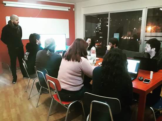 En reunion : +DEMOCRACIA , con dirigentes, vecinos <a href="/GiorgioJackson/">Giorgio Jackson</a>  . Temas : cuentas publicas, fijar reelecciones, plebiscitos regionales.