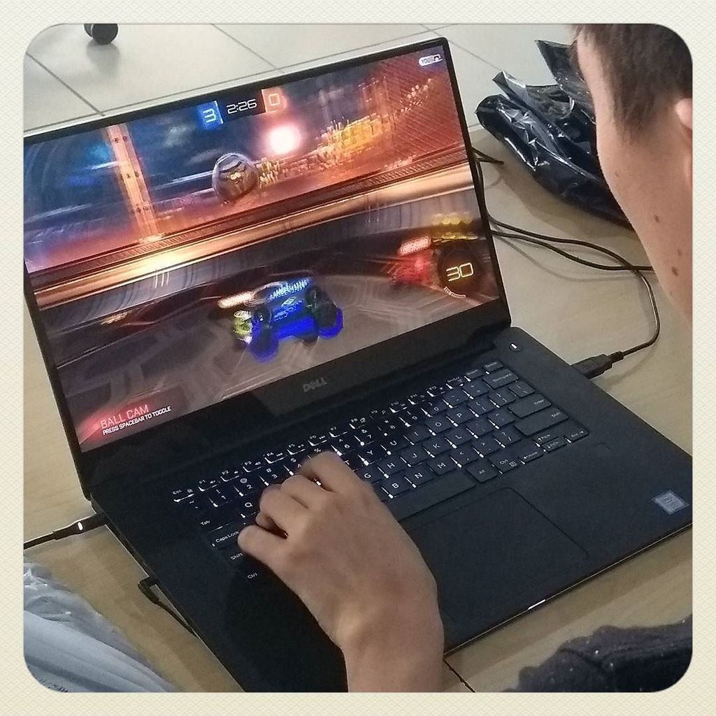 josuebasurtomx's tweet photo. Mr Song Bien trabajador como siempre dando el buen ejemplo. 
#jelpapp #jelpdev #rocketleague #soloenlacomida #ayaj… https://t.co/aEGre5vf0G https://t.co/Jy85EfUYZd