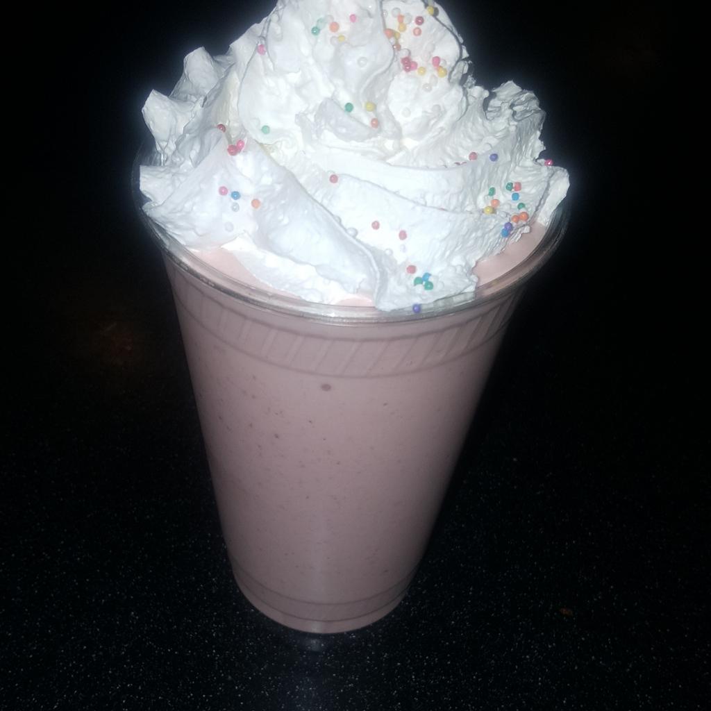 Come in and try out new Shakes! #chocolate #strawberry and #Vanilla #starvingactorla <a href="/starvingactorla/">The Starving Actor</a> #summernights