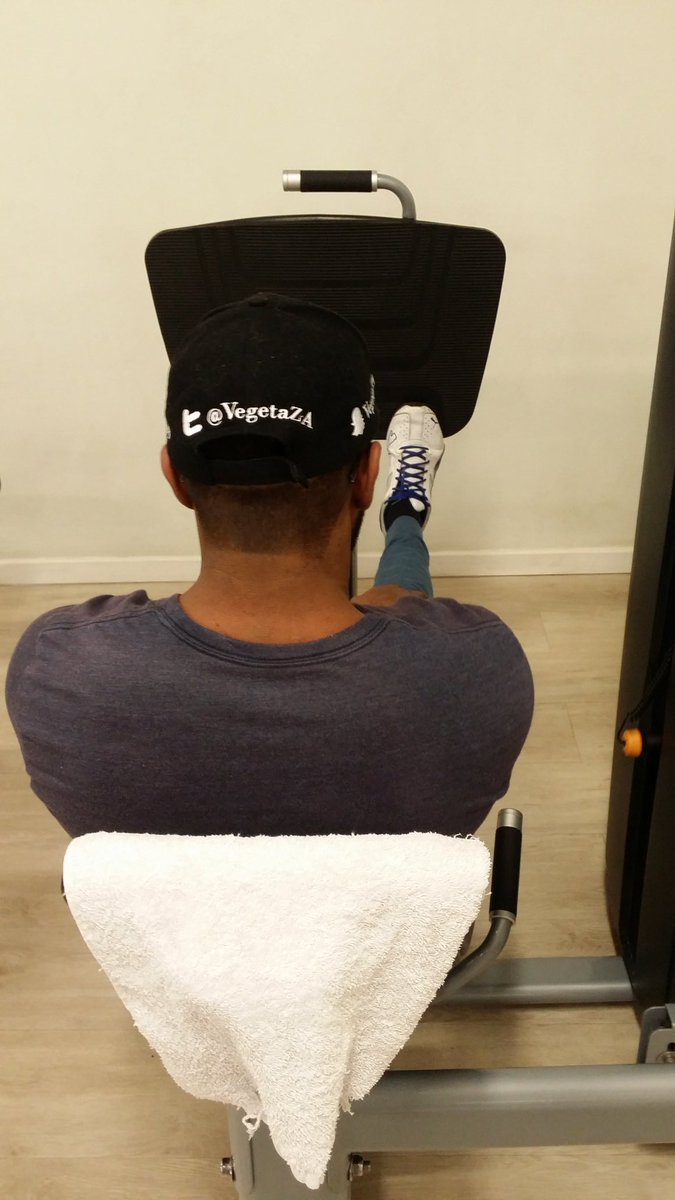 Reo_Nerd's tweet photo. @VegetaZA is trying to get his calves to grow for future @AfricanGaming Gears Events - @ViNCO_Gaming  😂 https://t.co/aqBiSEyI4f