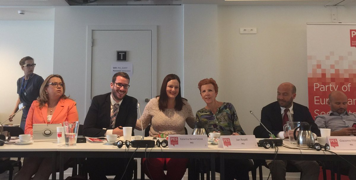 Congat for <a href="/UKLabour/">The Labour Party</a> <a href="/jeremycorbyn/">Jeremy Corbyn</a> <a href="/LabourRoyall/">Janet Royall</a> 70 % of young voted for them. <a href="/YESocialists/">Young European Socialists</a> <a href="/KatkaNevedal/">Katarina Roth Nevedalova</a> @jdalbuquerque <a href="/TuuliaP/">Tuulia Sotka-Päivinen</a> <a href="/PES_PSE/">PES 🌹🇪🇺</a>