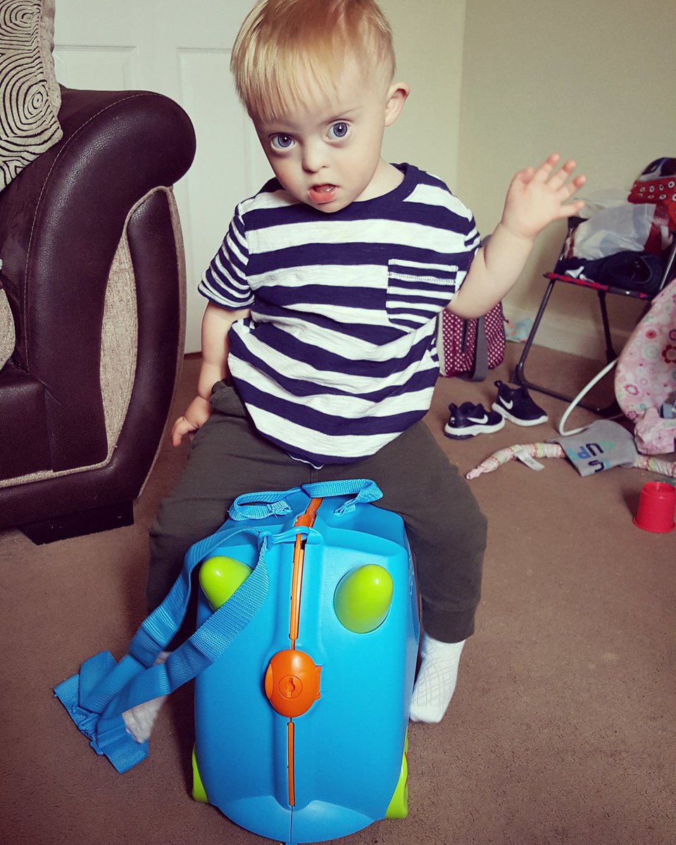 mammyanddowns's tweet photo. Roll on Tuesday. #myfirstholiday #greece #family 💙💚 https://t.co/jkHtI6glZz