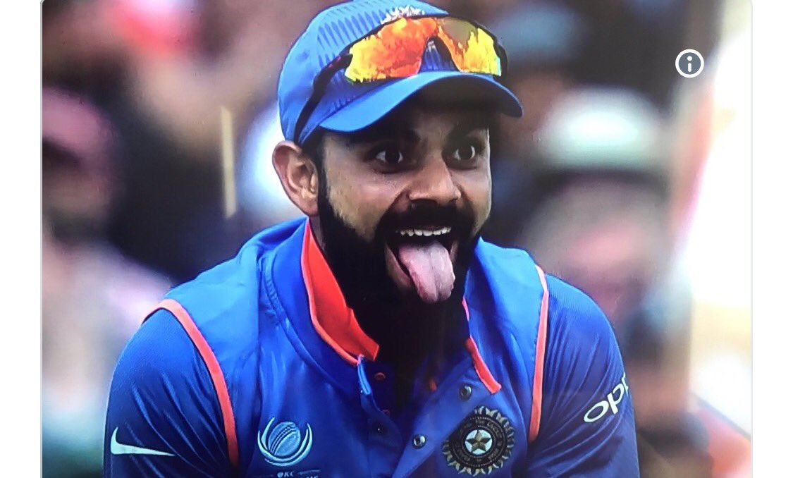 afridiarif10's tweet photo. When anushka says "i love dogs " 😜😜😜😜 https://t.co/OKU8TdPvv3