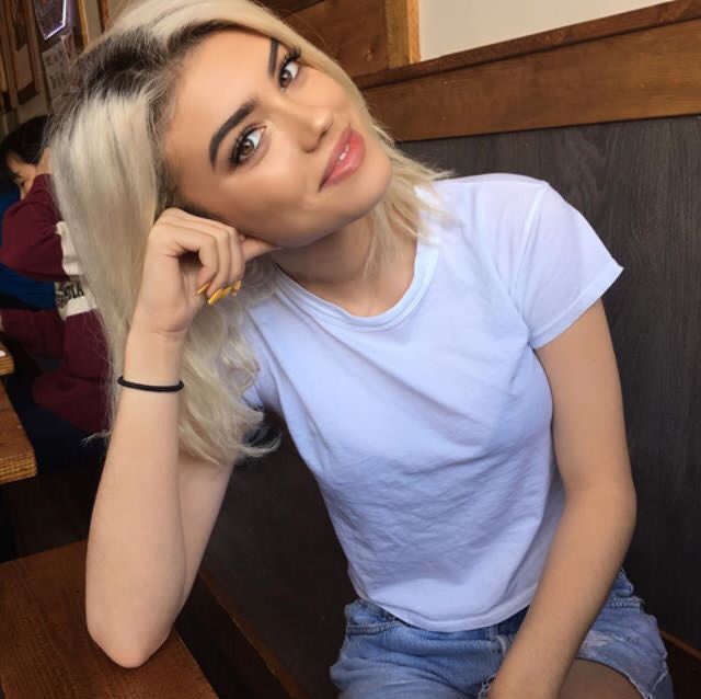 fear_twdrpg's tweet photo. • Kelsey Roman
• 17 ans 
• Bisexuelle
• Ranch
• Lance, Hachette 
• Solitaire, Affective, maligne 
• @unicornejsp https://t.co/g8YWht9UXJ